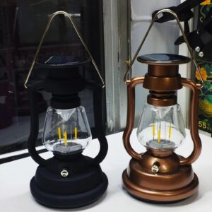 مصباح شمعة يعمل بالطاقة الشمسية وقابل لإعادة الشحن مصباح LED عتيق الطراز