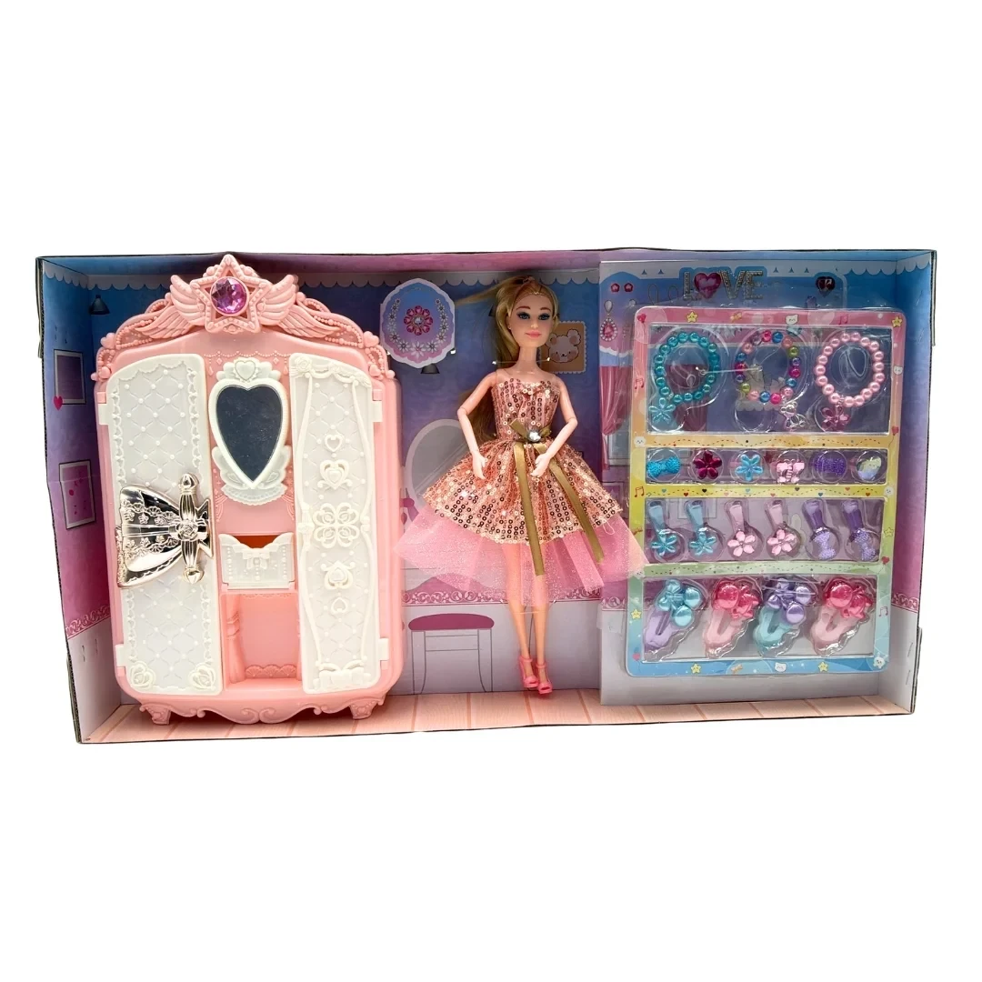 7_b7a0-vn.webp دمية أزياء مع خزانة ملابس وإكسسوارات تزيين للأطفال