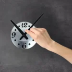 ⁦ساعة حائط لاصقة ثلاثية الأبعاد مع قلوب ومرآة تصميم عصري مرن⁩ - الصورة ⁦3⁩